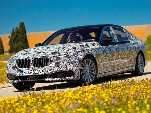 1-پیش نقدی بر BMW سری 7 مدل 2016