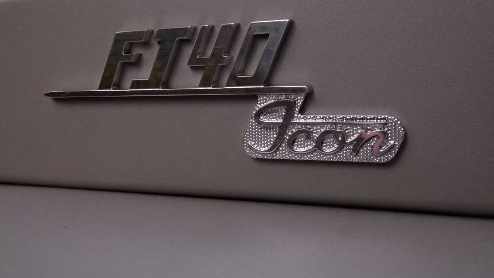 15-FJ40 قدیمی با کالبدی جدید در نمایشگاه سما