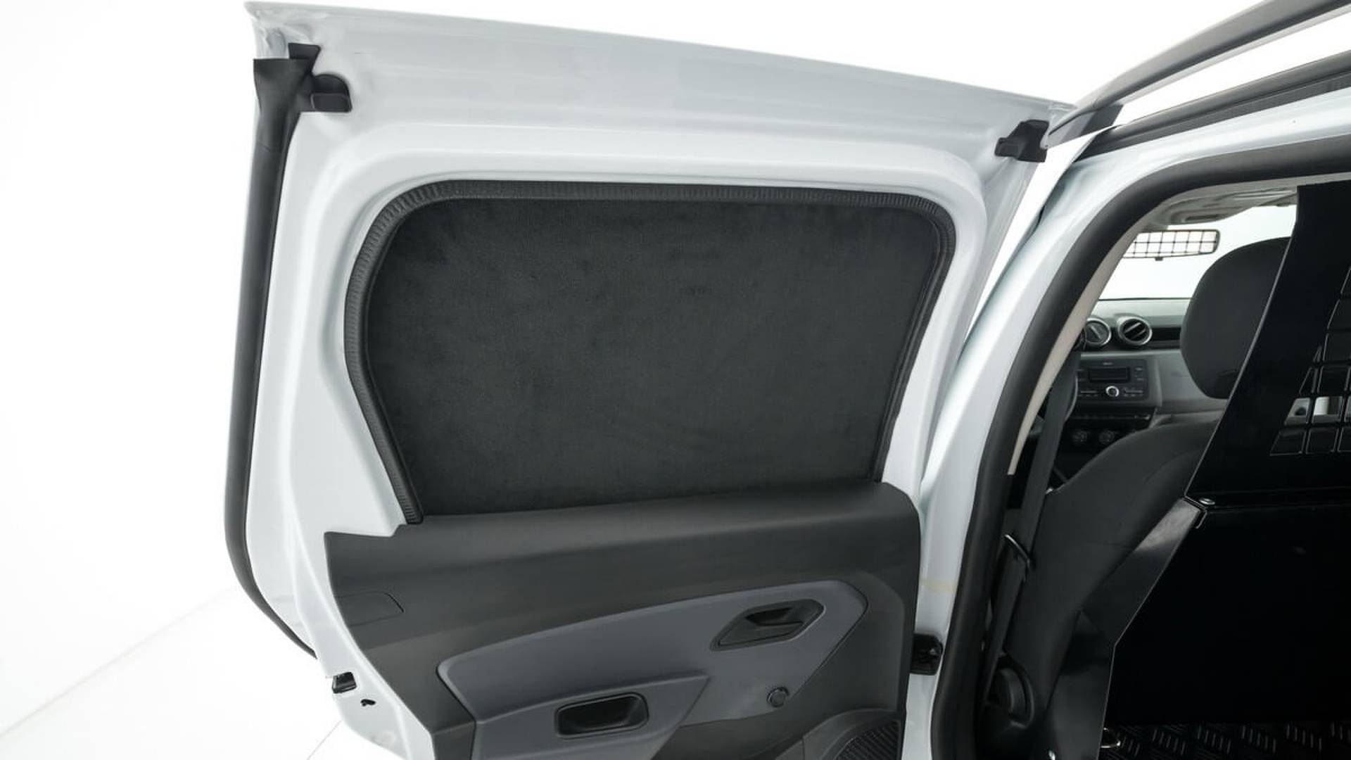 10-رنو داستر فیکسال 2018، SUV تبدیل شده به ون