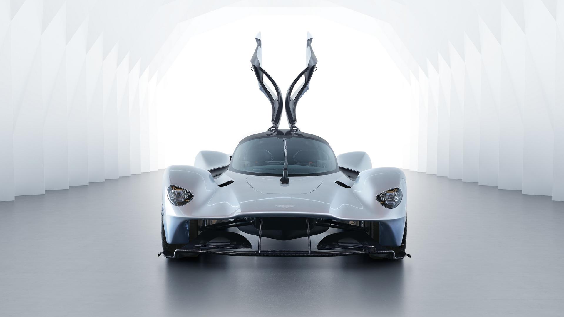 2-استون مارتین والکری قدرتمند ترین خودروی تنفس  طبیعی قانونی برای جاده