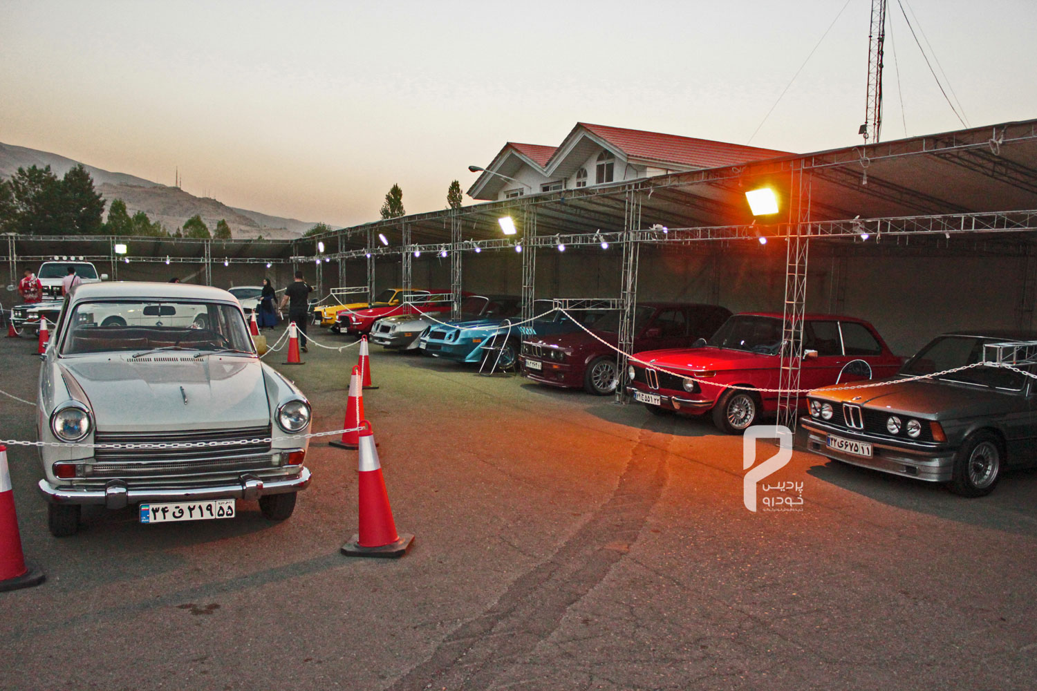 20-جشنواره خودروهای تیون شده و کلاسیک  در توچال برگزار شد