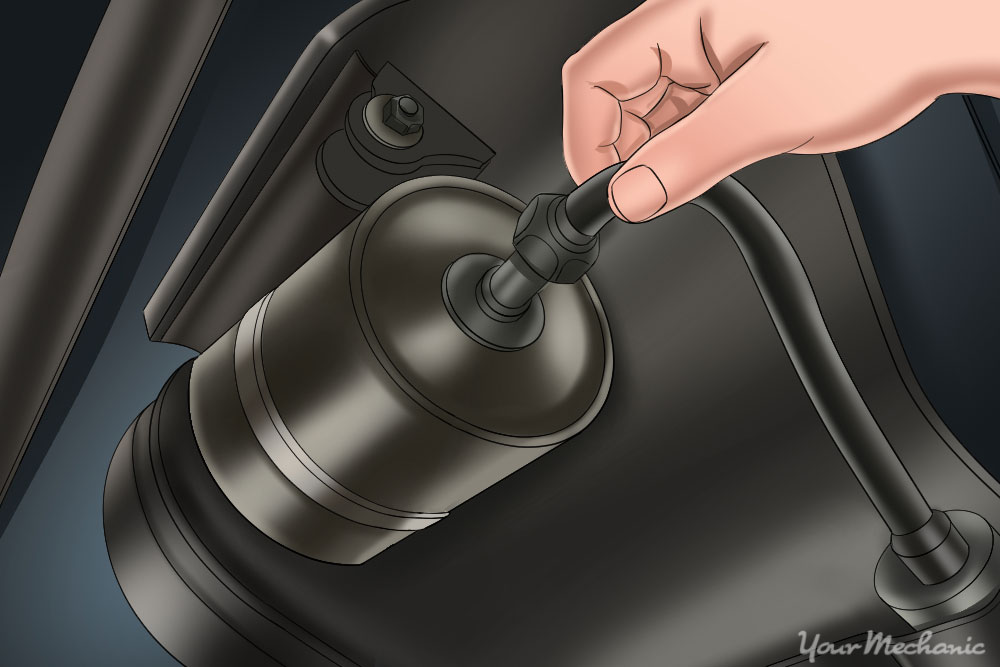 چه زمانی باید فیلتر بنزین را تعویض نماییم؟