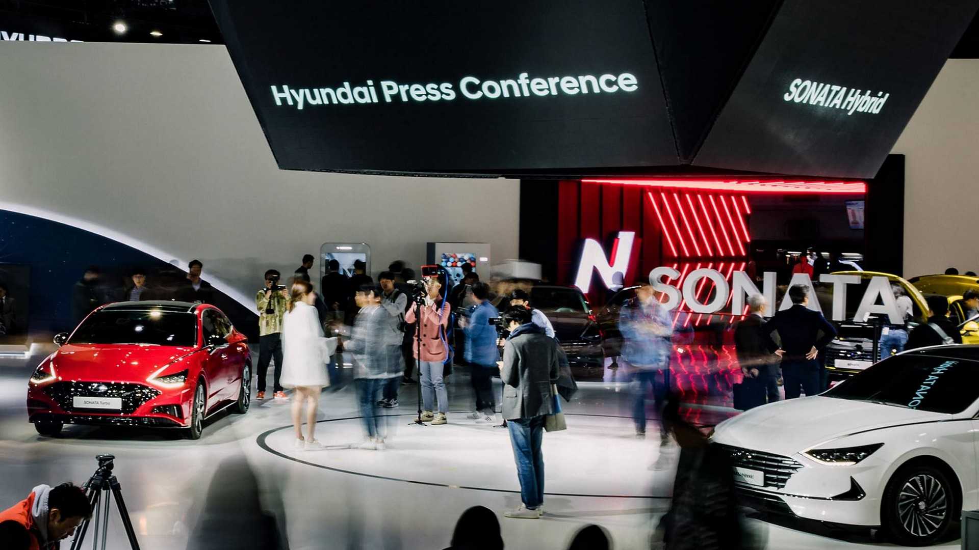 6-معرفی هیوندای سوناتا نسل جدید با پیشرانه توربو در نمایشگاه خودروی سئول