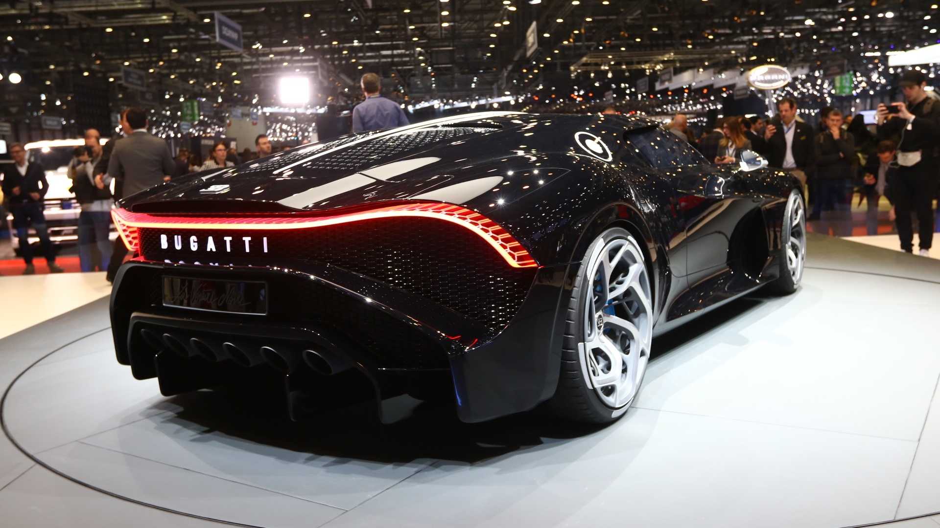 10-آیا رونالدو مالک بوگاتی لاویتور ،گرانترین خودروی جهان است