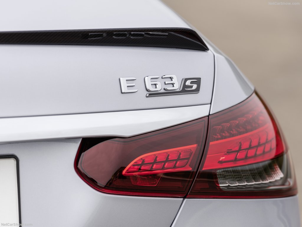 12-مرسدس بنز E63 AMG فیس لیفت معرفی شد،رقیب قدرتمند M5