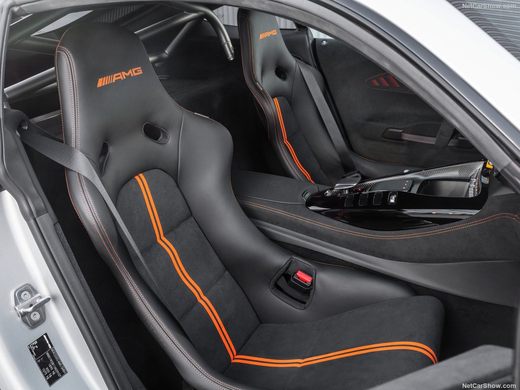 34-مرسدس بنز ای ام جی GT Black Series معرفی شد ،هیولایی جدید با نشان ستاره