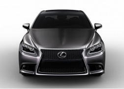 لکسوس مدل جدید LS را در نمایشگاه خودرو  2015 توکیو به نمایش نمی گذارد