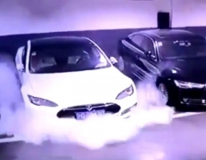 تسلا مدل S در چین چرا آتش گرفت