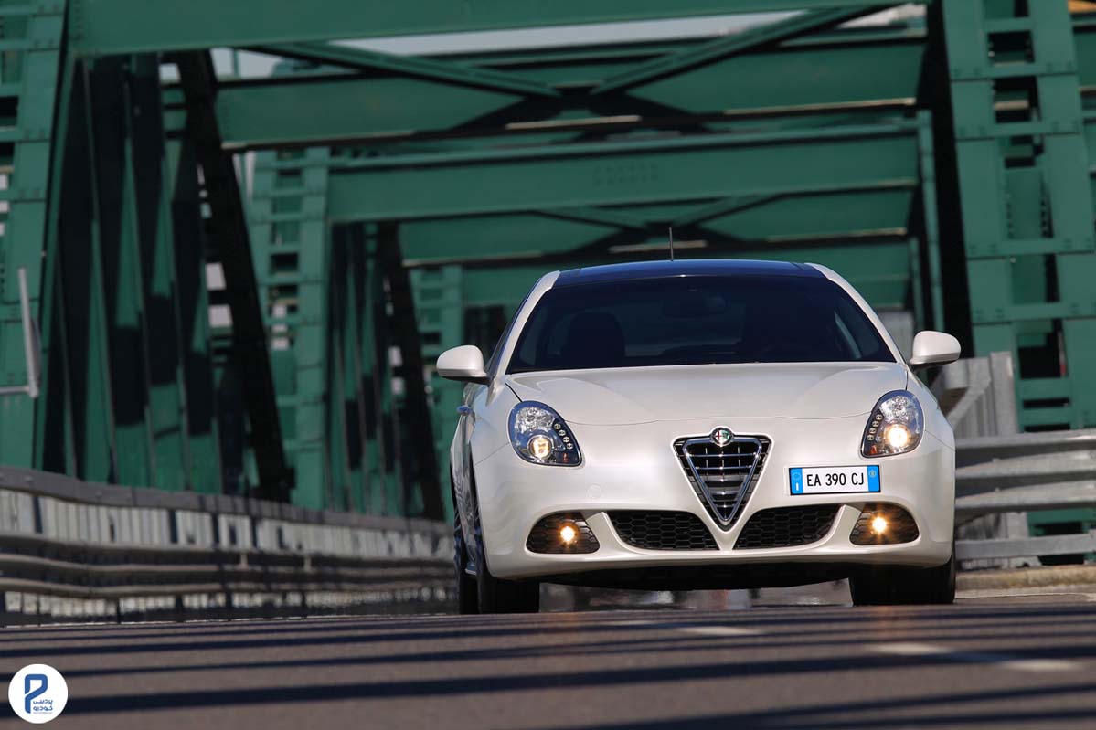 13- عکس خارجی آلفا رمئو جولیتا هاچبک Alfa Romeo Giulietta Hatchback 2010