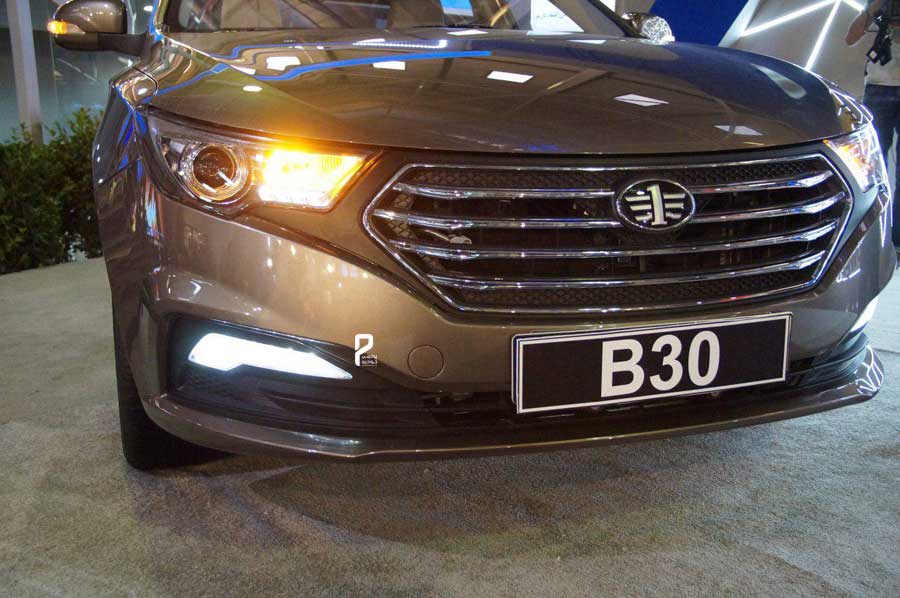 16- عکس خارجی مقایسه دانگ فنگ S30 و بسترن B30