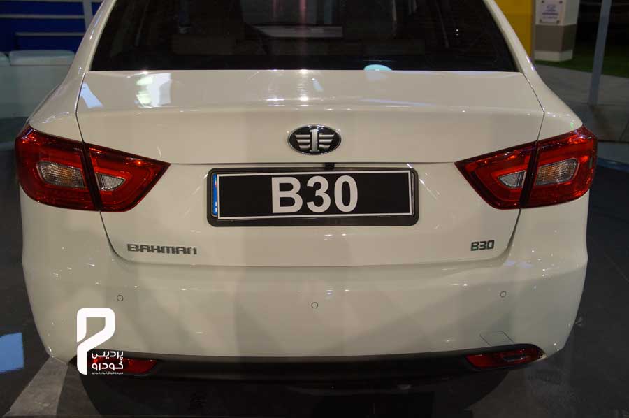 28- عکس خارجی مقایسه دانگ فنگ S30 و بسترن B30