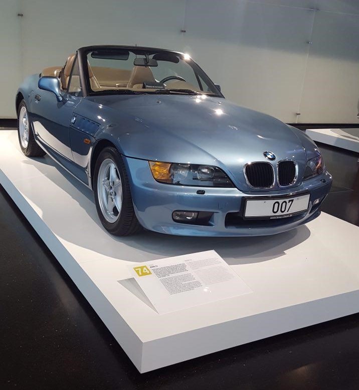 33805 گشت و گذار در موزه BMW