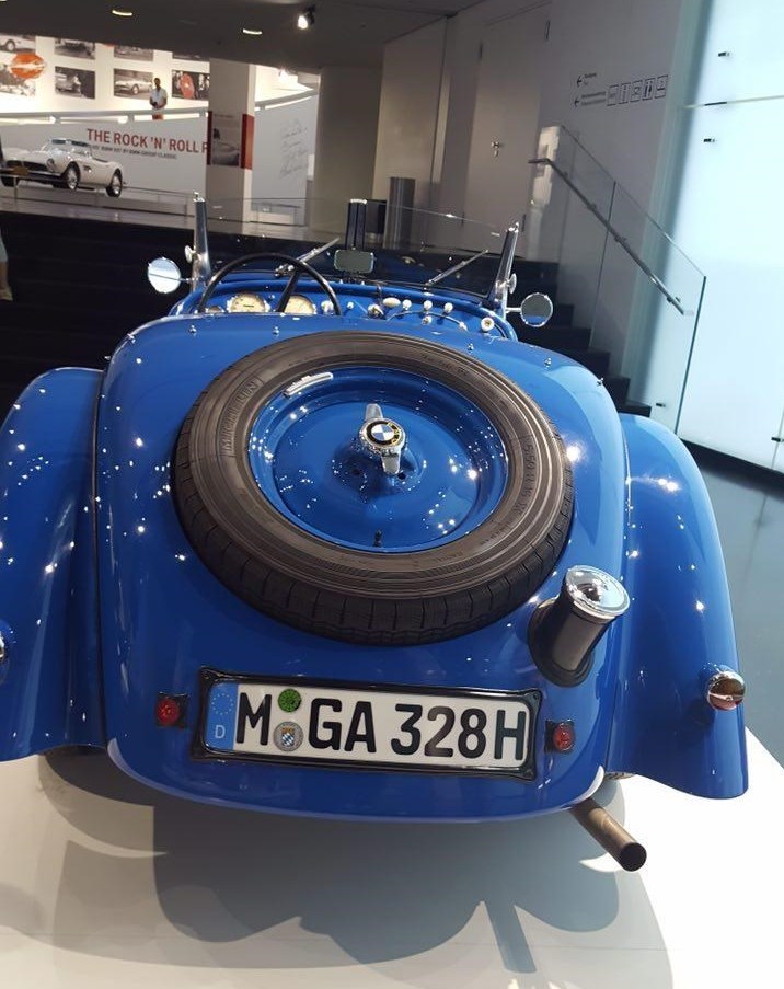 33808 گشت و گذار در موزه BMW
