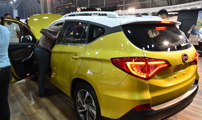 33977 گزارش تصویری از اولین روز نمایشگاه خودروی شیراز
