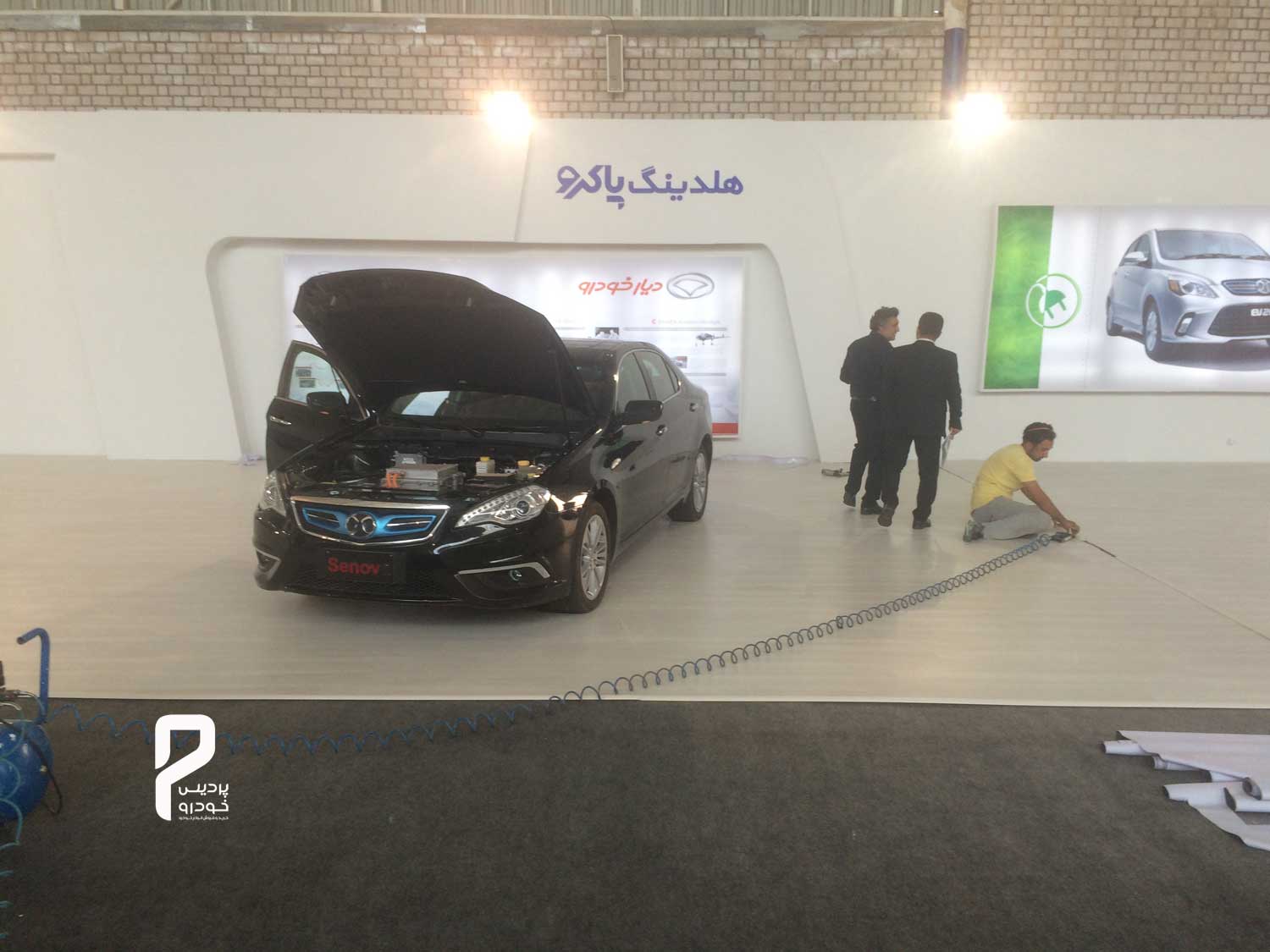 36529 گزارش تصویری از آماده سازی نمایشگاه خودروی تبریز 96