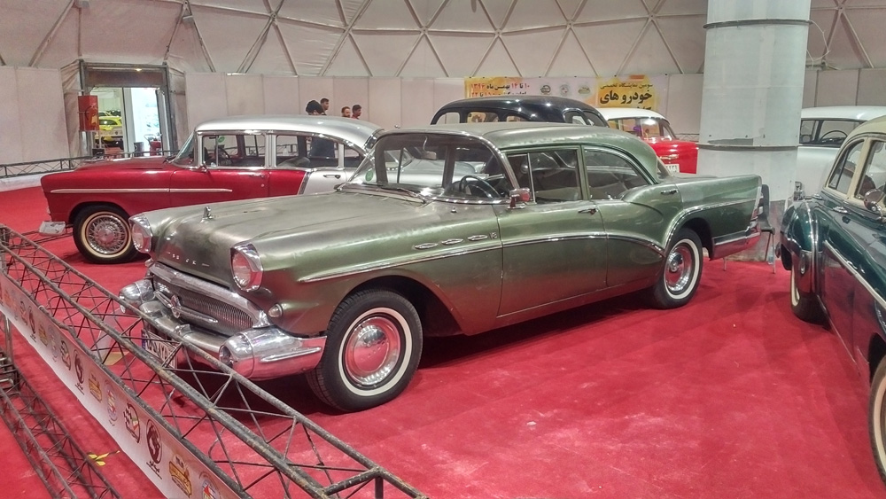 44665 گزارش تصویری از نمایشگاه خودروهای کلاسیک و افرود اصفهان:تلفیقی از نوستالوژیک و هیجان