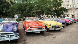 بستن درهای بازار به روی خودروهای خارجی در روسیه، نیجریه و کوبا چه نتایجی داشت؟