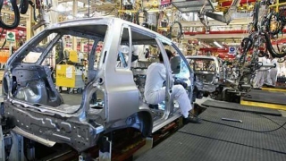 انتقاد وزارت صنعت از استانداردهای جدید خودرویی 