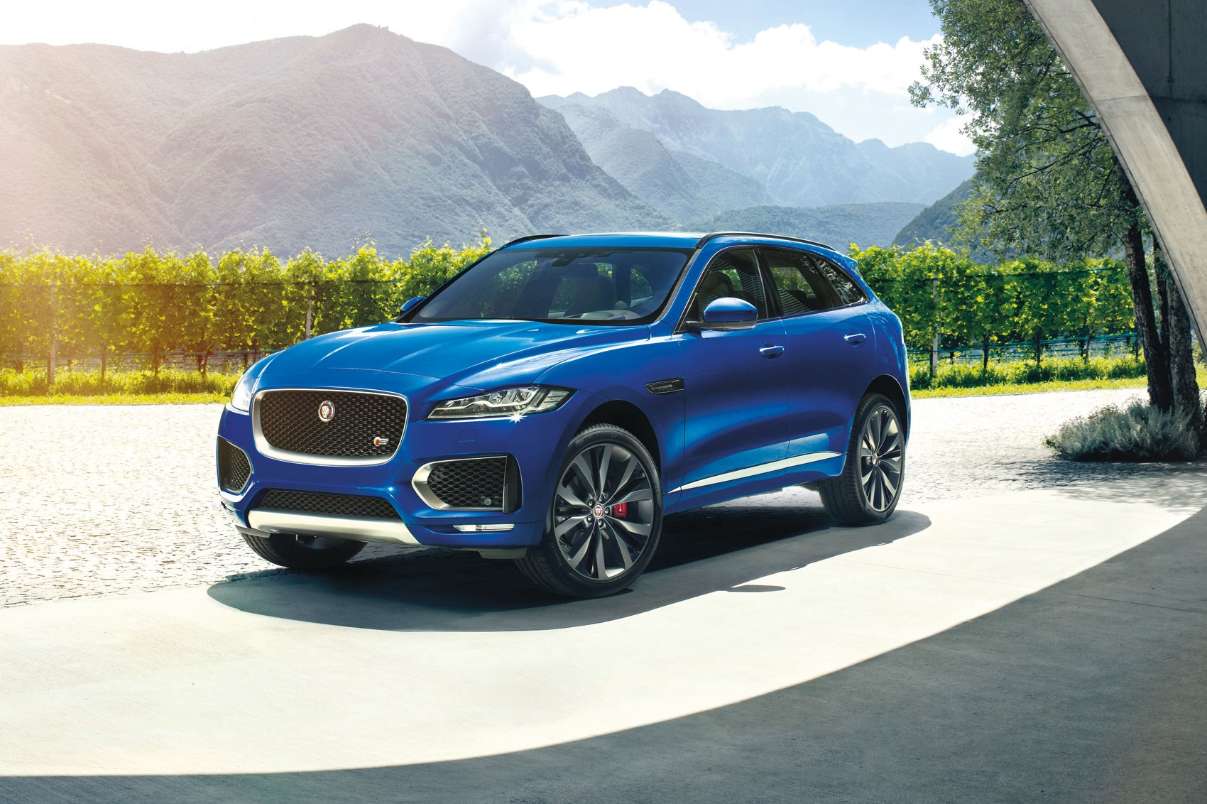 جگوار F-Pace