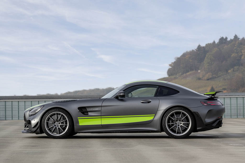 مرسدس بنزAMG GT R Pro