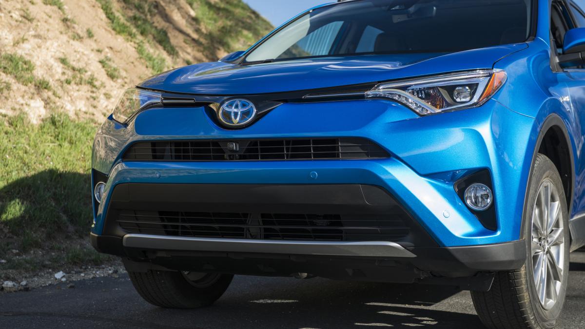 1-نگاهی به تویوتا راو 4 (RAV 4) 2016