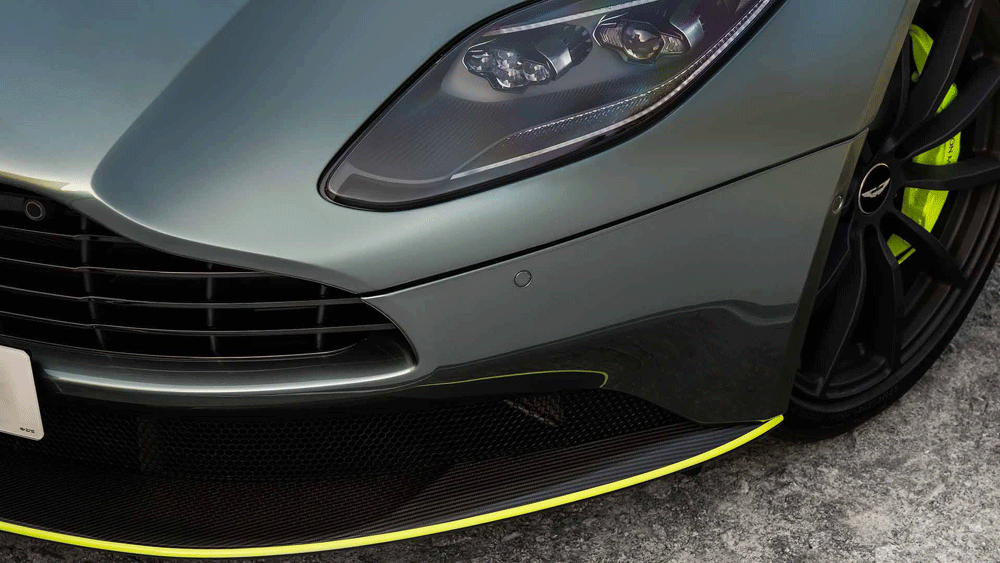 13-استون مارتین DB11 AMR ،قدرتمند تر و سریعتر