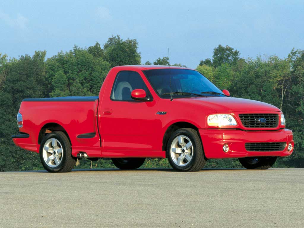 8-فورد F150 SVT Lightning مدل 2001