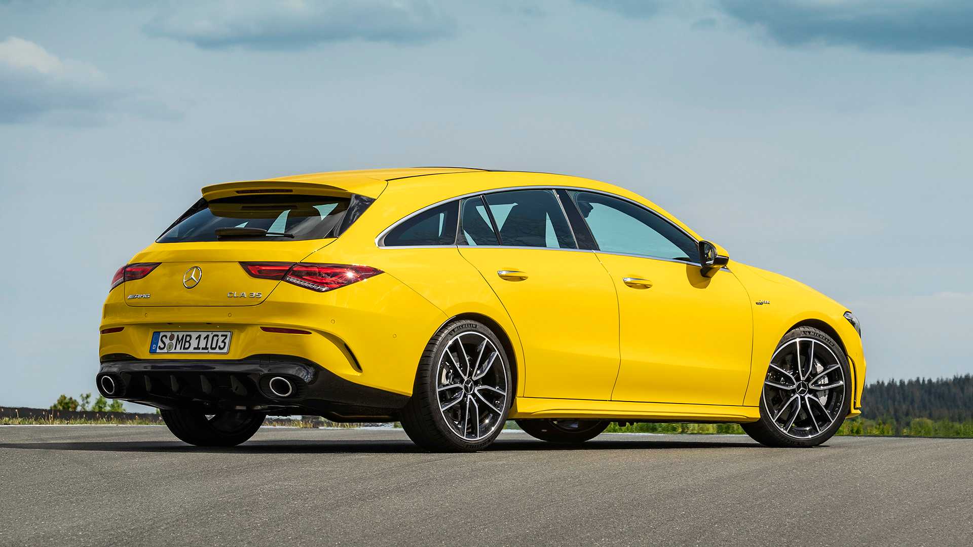 4-مرسدس بنز نسخه شوتینگ بریک AMG CLA 35 را معرفی کرد