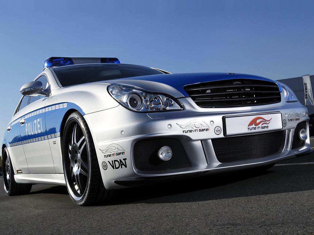 24-با پنج خودروی برتر پلیس جهان آشنا شوید