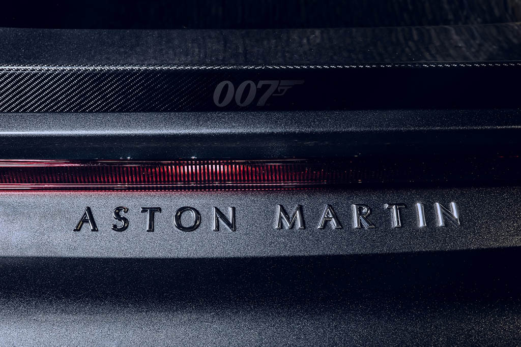 6-معرفی استون مارتین ونتیج  و DBS سوپر لگرا نسخه 007 ادیشن