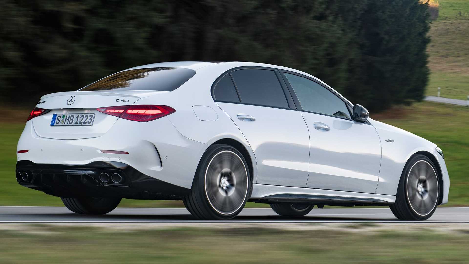 6-رونمایی مرسدس C43 AMG جدید با 408 اسب بخار اما موتور 4 سیلندر