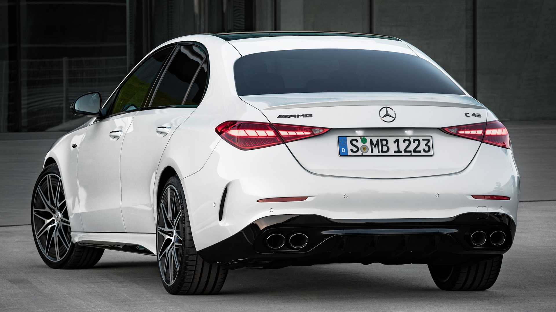 8-رونمایی مرسدس C43 AMG جدید با 408 اسب بخار اما موتور 4 سیلندر