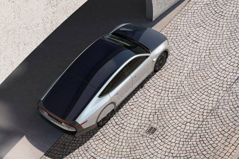 6-معرفی لایت ییر زیرو،خودروی خورشیدی که نیاز به شارژ باطری و سوخت ندارد
