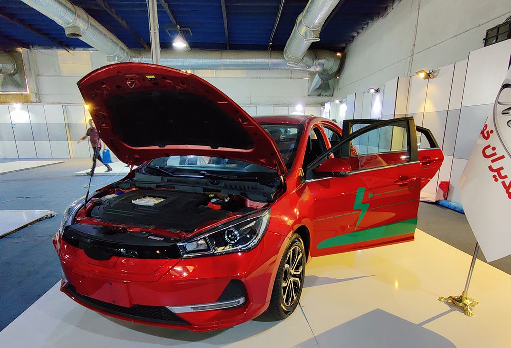 11-رونمایی  تیگو 8 پرو پلاگین هیبرید و آریزو 5 برقی  مدیران خودرو در نمایشگاه تحول صنعت خودرو