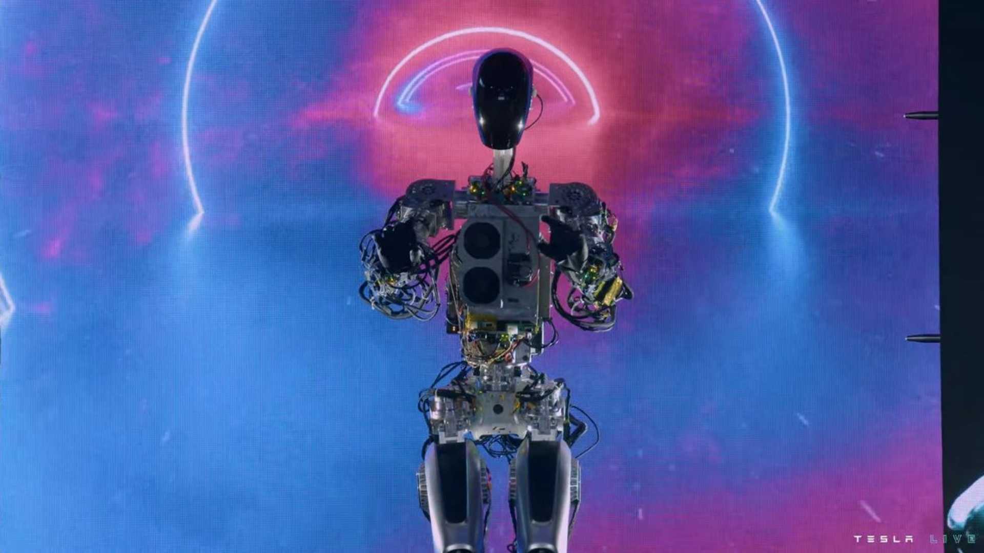 1-ربات انسان نمای تسلا با قیمت حدود ۲۰ هزار دلار رونمایی شد