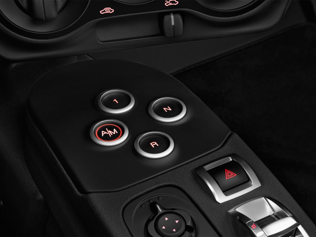 37- عکس داخل اولین تجربه  رانندگی با آلفارومئو C4 مدل 2014