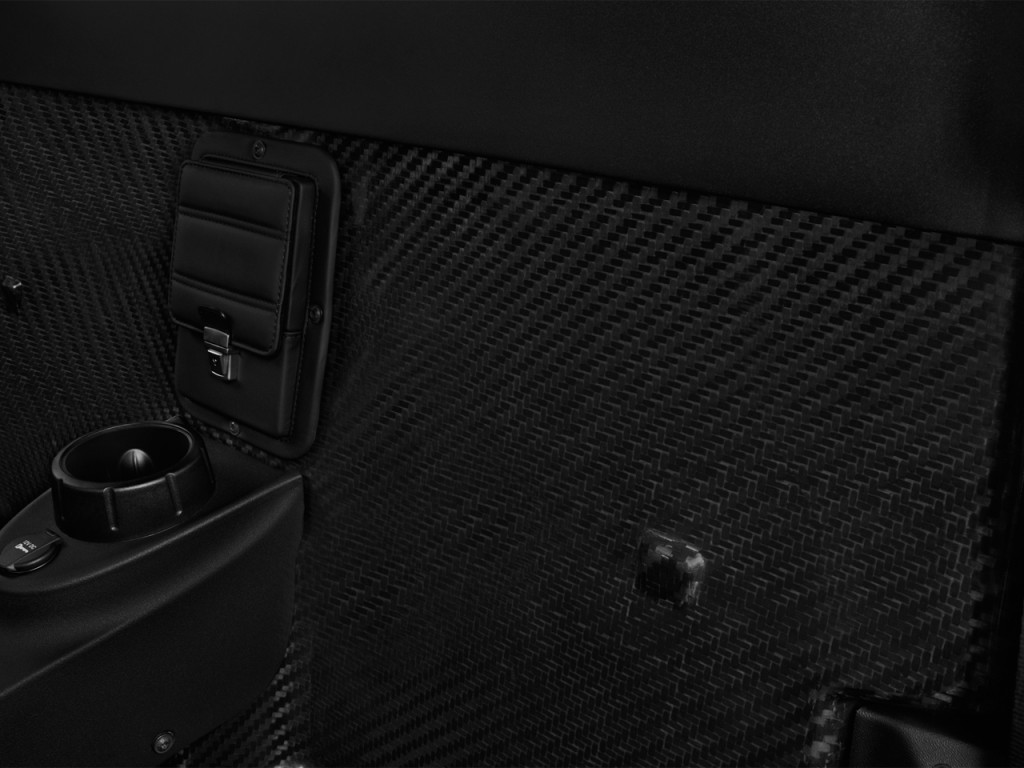 38- عکس داخل اولین تجربه  رانندگی با آلفارومئو C4 مدل 2014