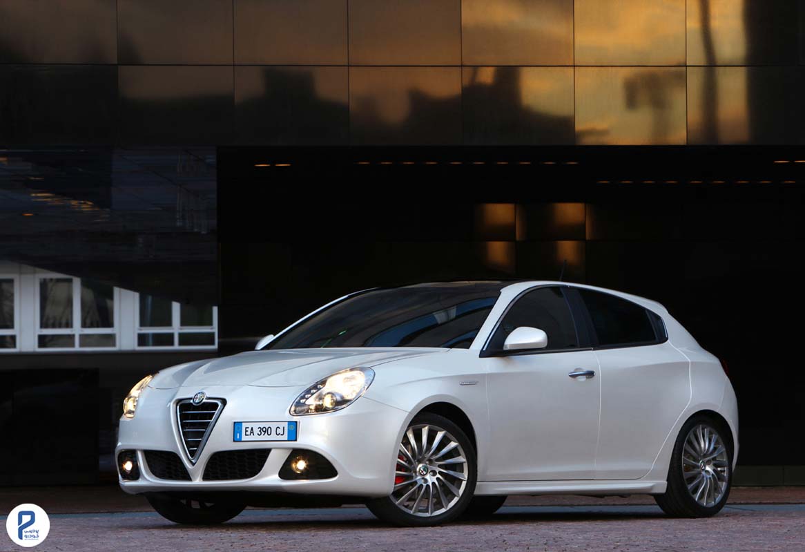 5- عکس خارجی آلفا رمئو جولیتا هاچبک Alfa Romeo Giulietta Hatchback 2010