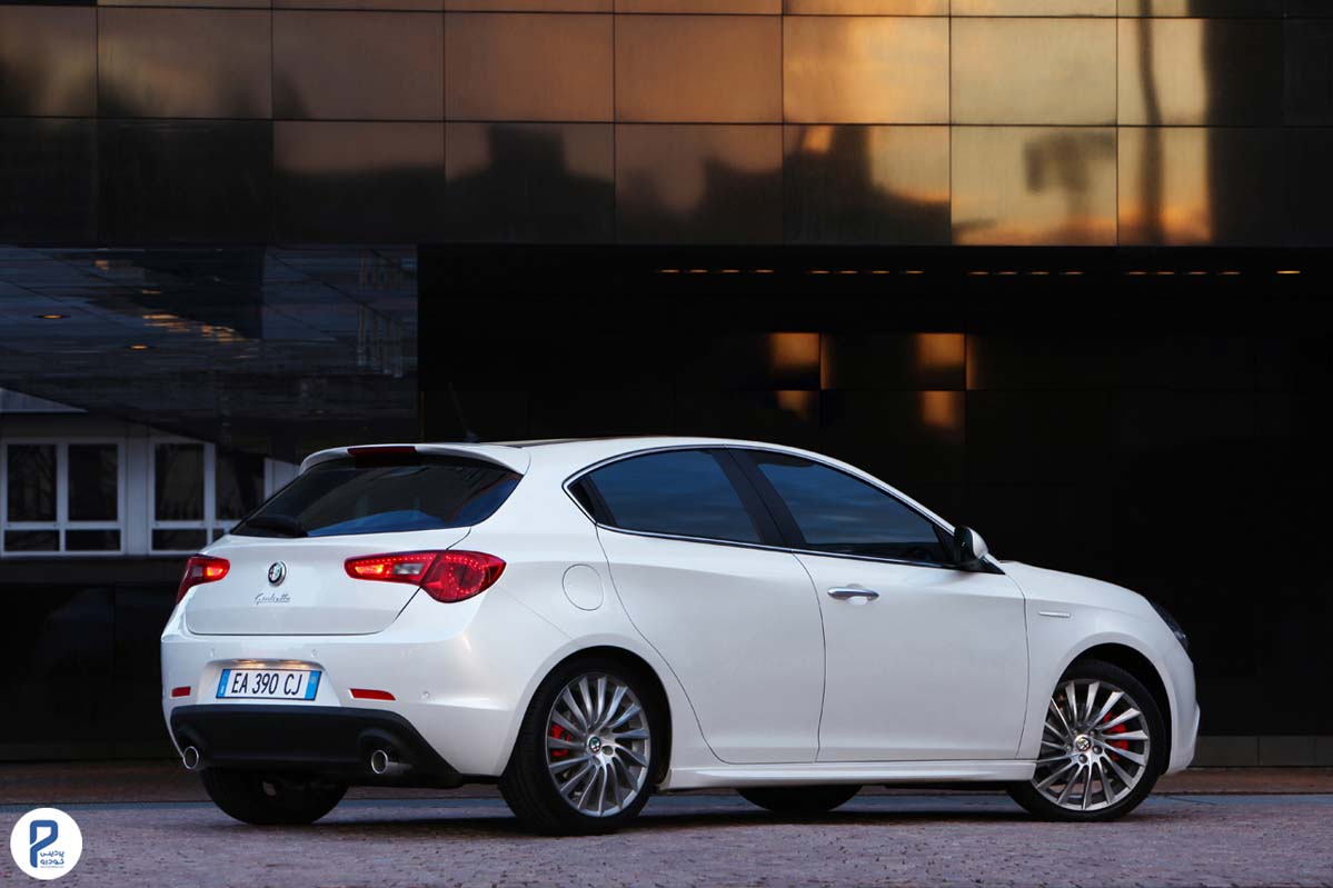 6- عکس خارجی آلفا رمئو جولیتا هاچبک Alfa Romeo Giulietta Hatchback 2010