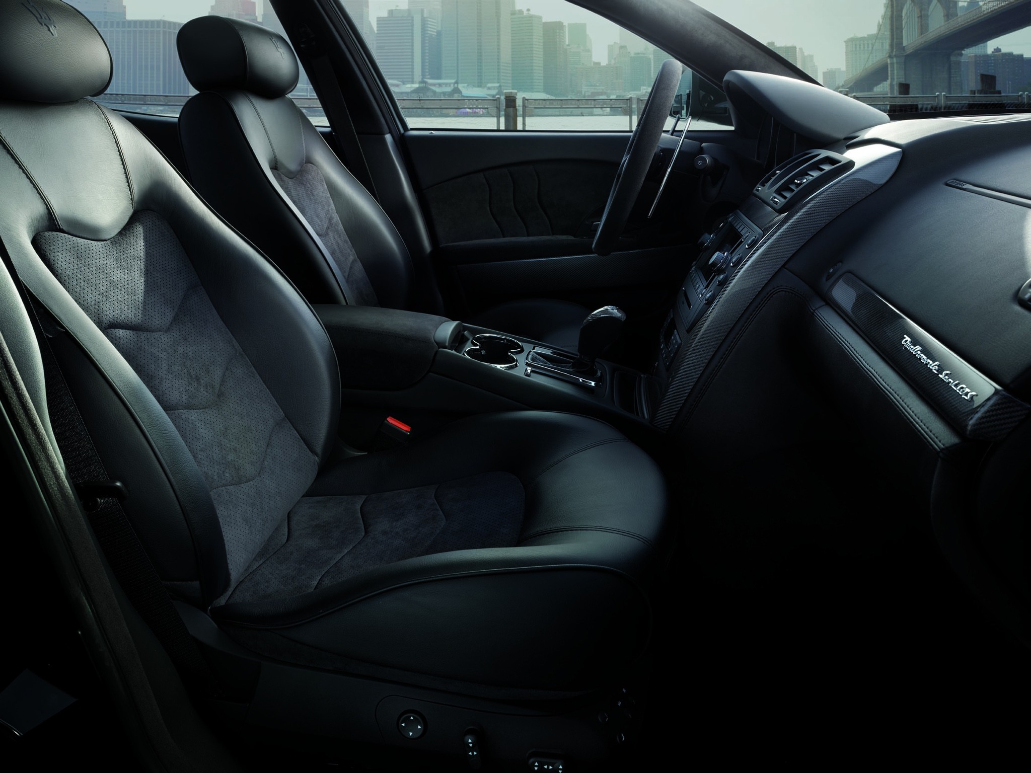 تصویر داخلی 2 مازاراتی كوارتوپورته S مدل 2012