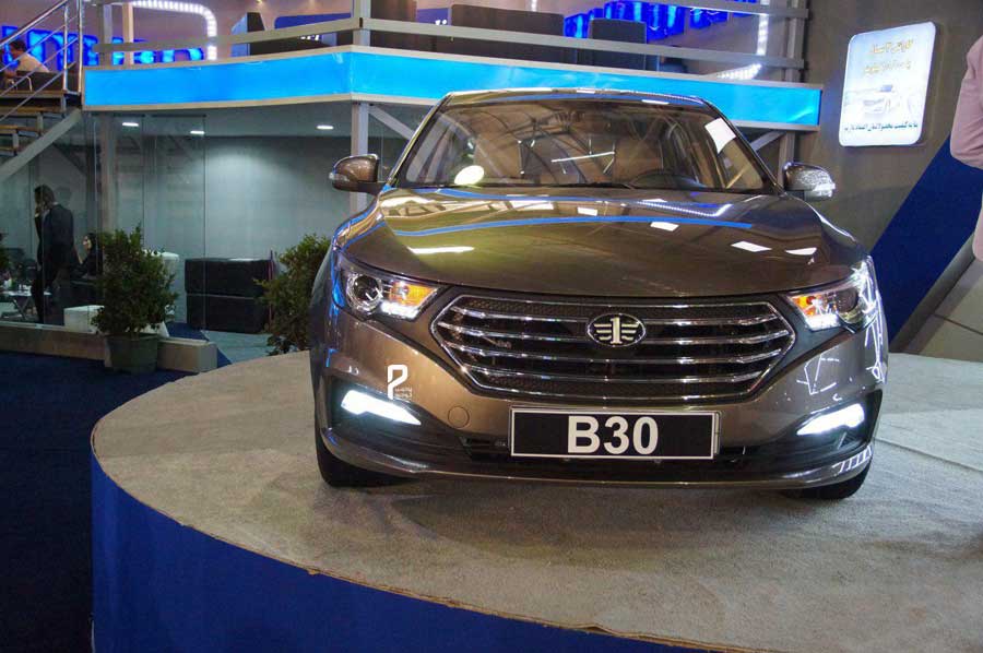 20- عکس خارجی مقایسه دانگ فنگ S30 و بسترن B30