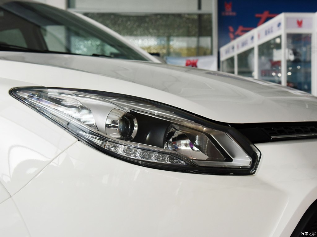 تصویر خارجی 12 جی ام سی S350 مدل 1397