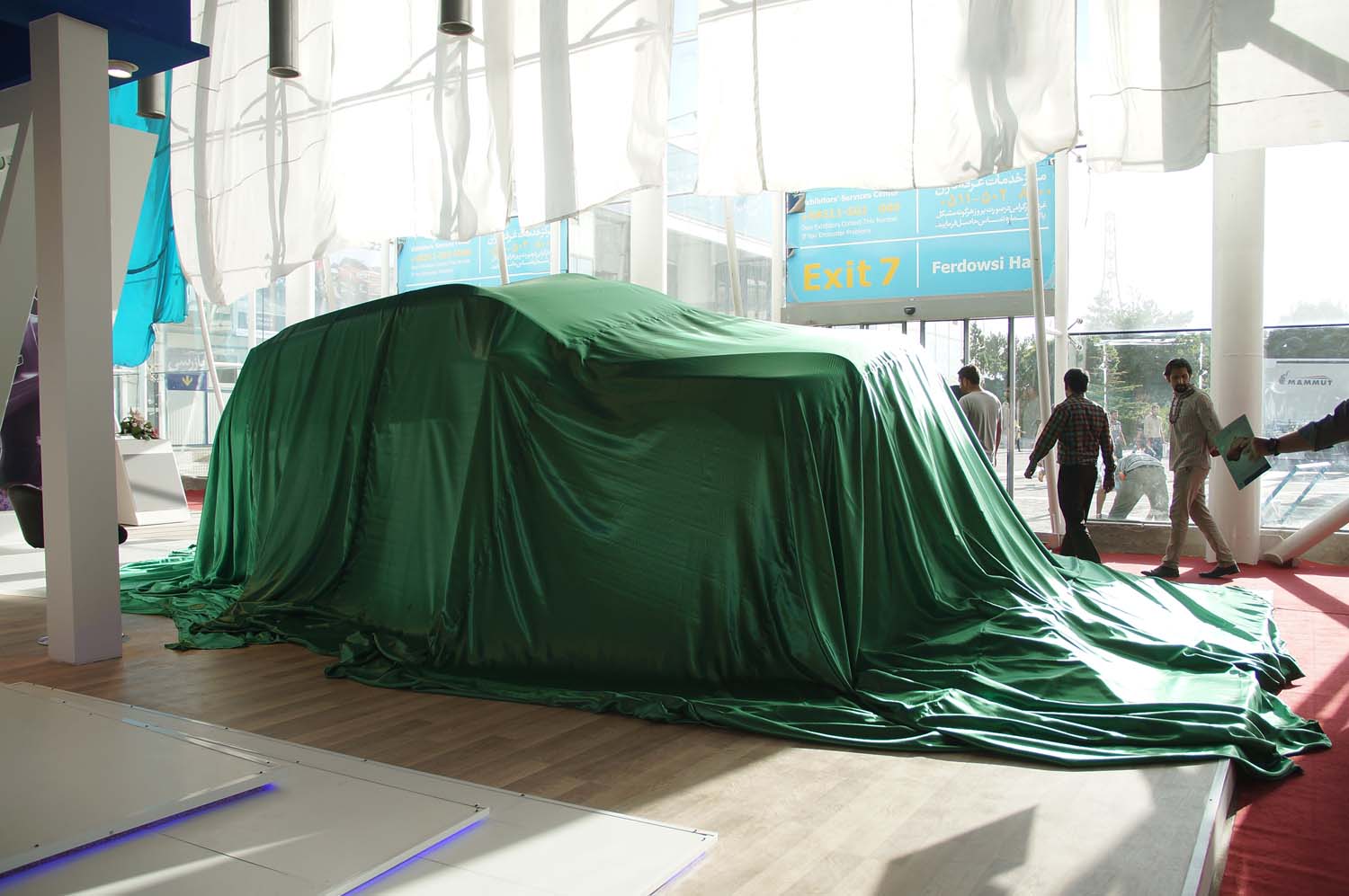 34983 گزارش تصویری از اولین روز نمایشگاه خودرو مشهد