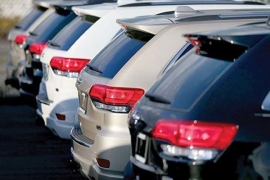 درآمد دولت از محل مالیات واردات خودرو کاهش می‌یابد