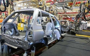 تاثیر تحریم در صنعت خودرو :کیفیت و تیراژ کاهش می‌یابد، انتقال تکنولوژی کند می‌شود