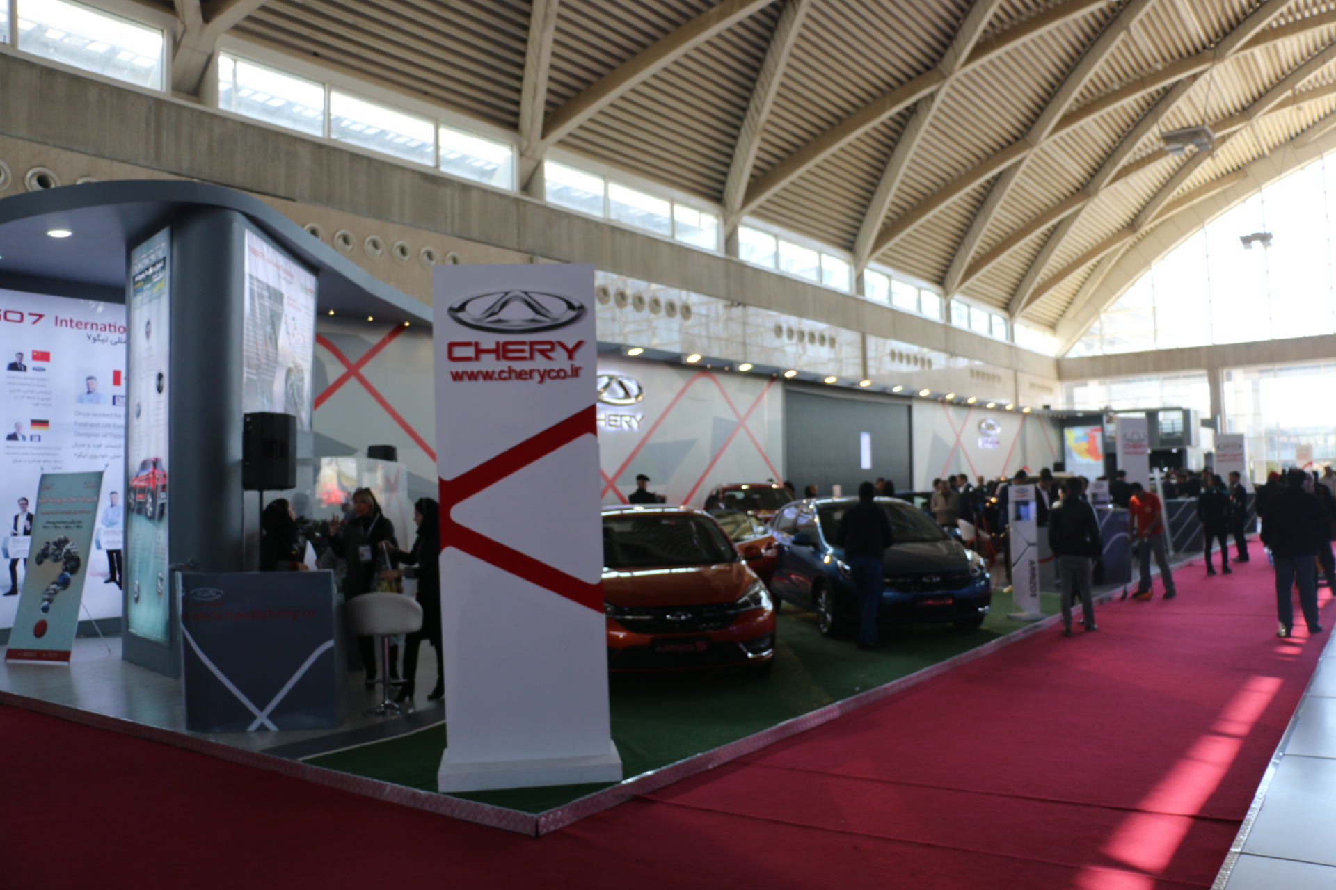 نگاهی کوتاه به آریزو 5 توربو در نمایشگاه خودروی تهران